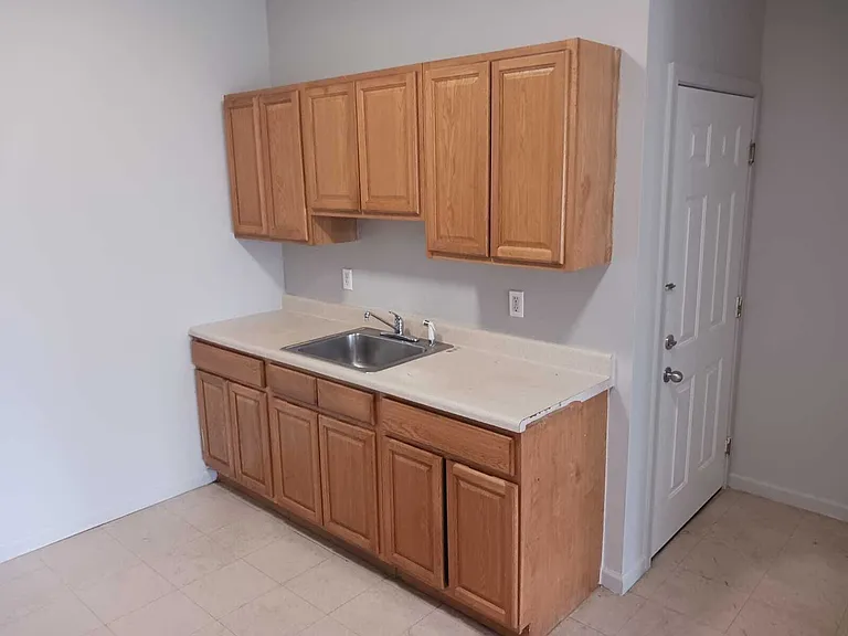 588-612 E Main St #592-A — Photo 2