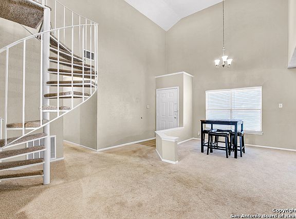 4th image of 10315 Dugas Dr