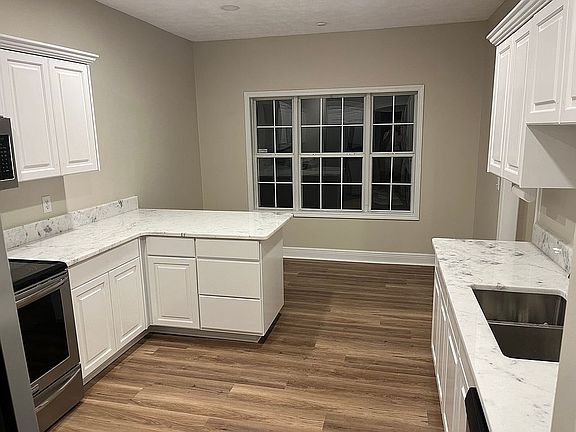 3rd image of 109 Copperfield Ct