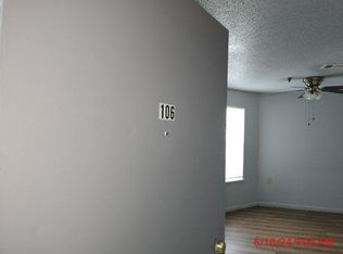 401 N Moose St APT 106, Morrilton, AR 72110