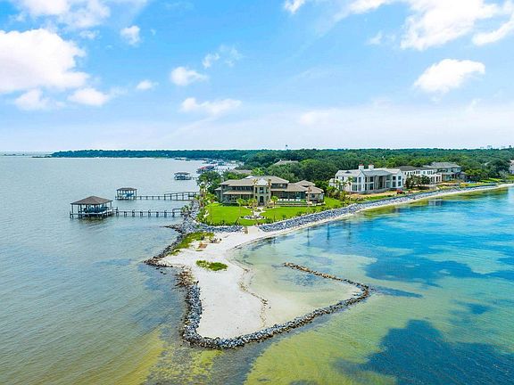 2nd image of 732 Peakes Point Dr