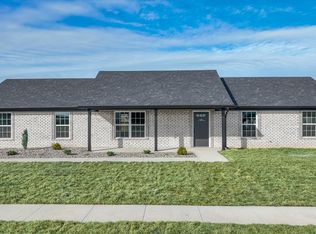 567 Middle Creek Way, Berea, KY 40403