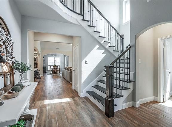 3rd image of 3734 Norwood Ave