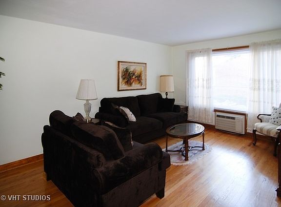 2nd image of 1533 Bonnie Brae Pl APT 2