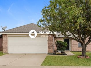 1421 Castle Ridge Rd, Fort Worth, TX 76140