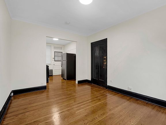5th image of 4744 W Roscoe St APT 1