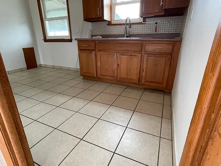 4711 Southwood Dr — Photo 11