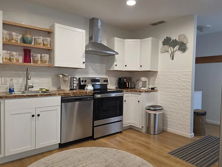 90 W Market St #1 — Photo 10