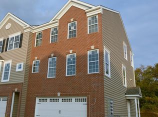 194 Saddlebrook Dr, Bensalem, PA 19020