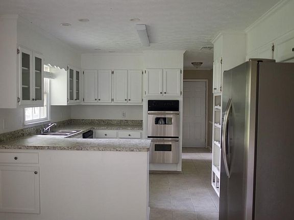 3rd image of 899 Sugar Creek Dr SE