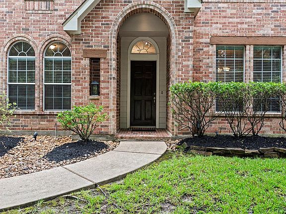Warm and inviting Curb appeal