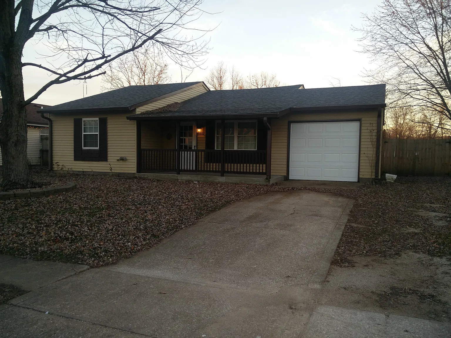3 bed, 984 sqft, $1,550 — Photo 1