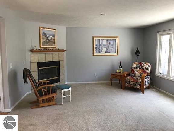 4th image of 3993 Sherwood Forest Dr