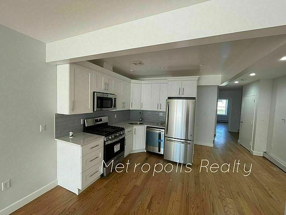 2nd image of 21-75 Steinway St #B