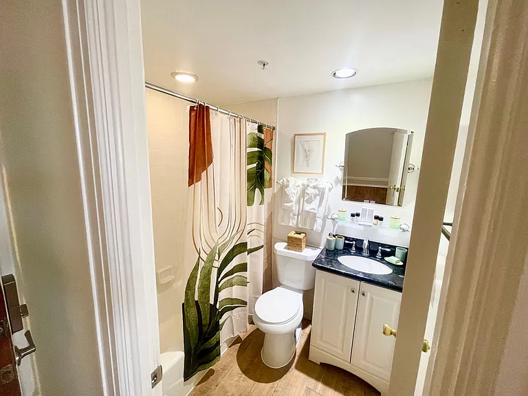 235 Sunrise Ave #3003 — Photo 9