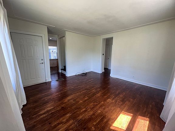 3rd image of 3950 Grape Ave NE