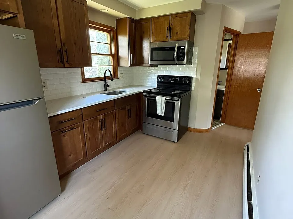 3 Hartman Rd #B