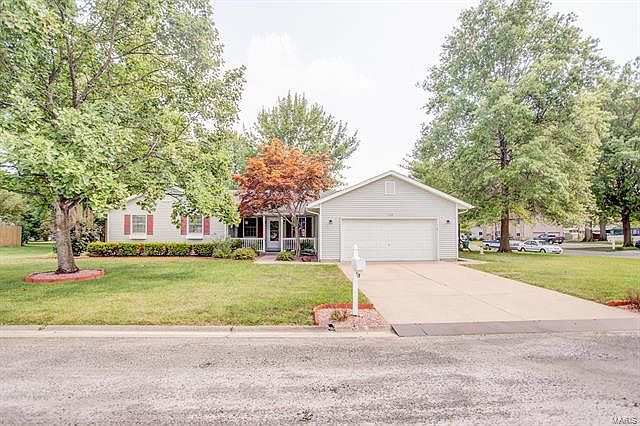 1st image of 1132 Linden Pl