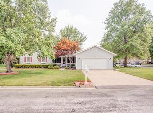 1132 Linden Pl, Mascoutah, IL