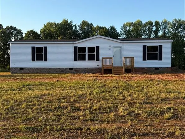 2020 Bethel Church Rd #2, Yadkinville, NC 27055