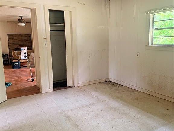 5th image of 81 Agate Rd