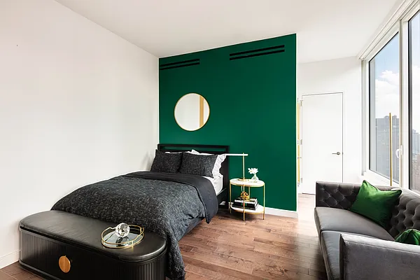 Rented by Mossanen Group | media 17