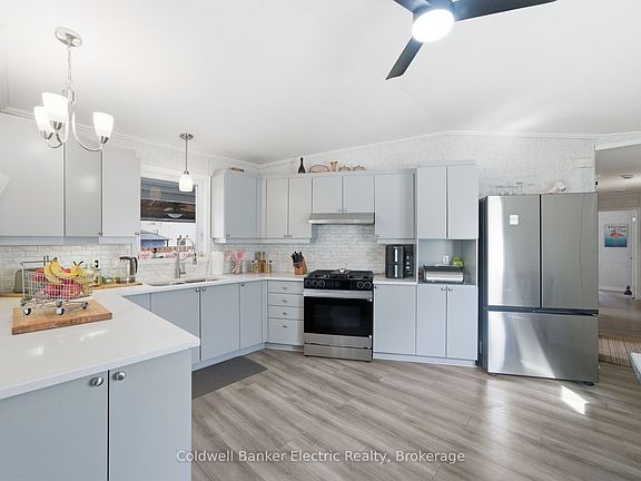 3rd image of 7 Homewood Ave
