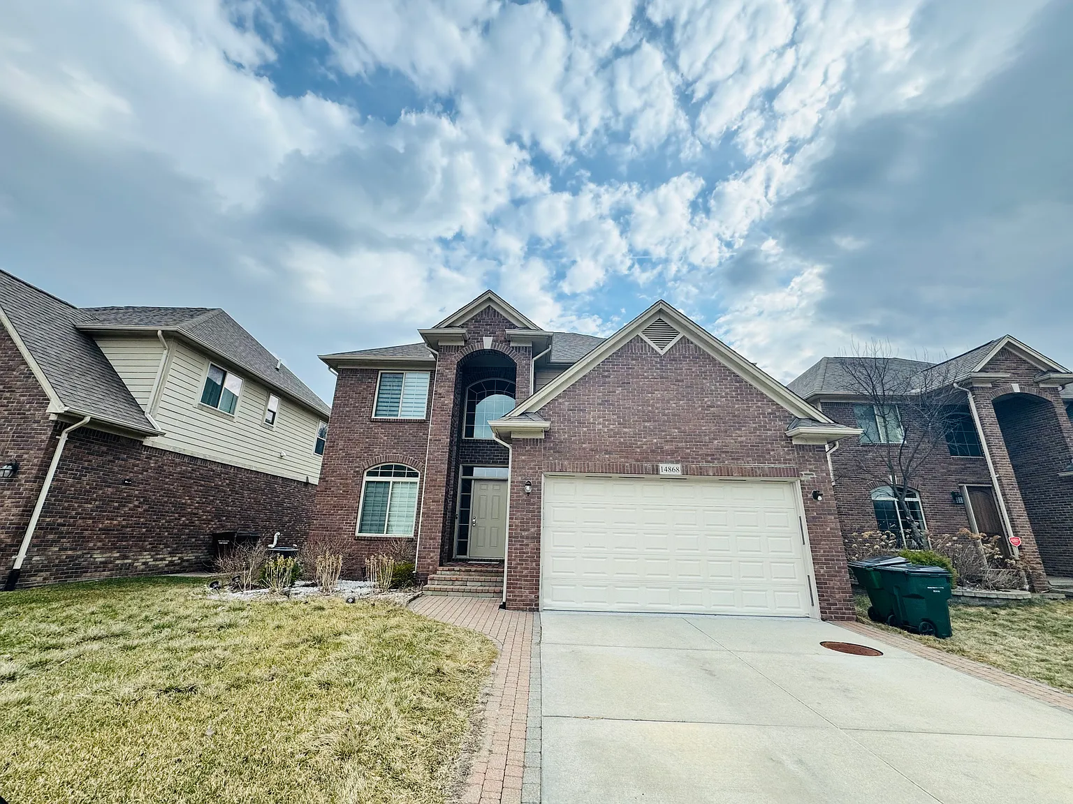 4 bed, 2.5 bath, 2400 sqft, $3,300 — Photo 1