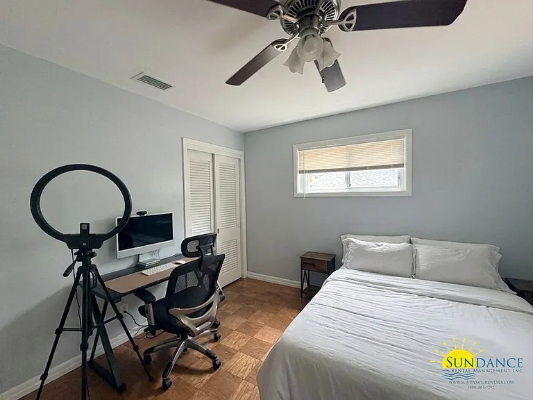 215 Moriarty St — Photo 8