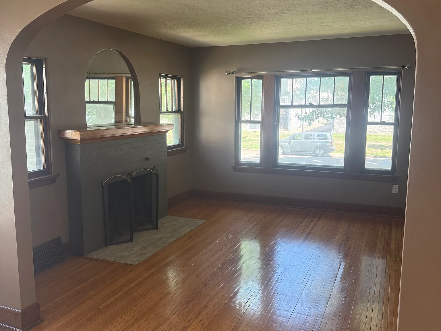 4 bed, 1271 sqft, $1,525 — Photo 2
