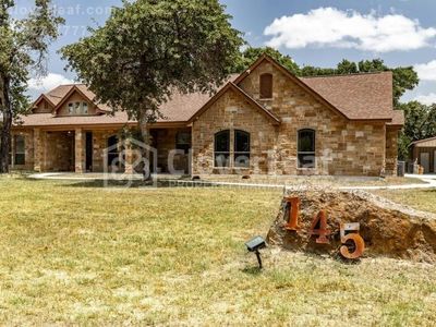 145 Copper Creek Dr, La Vernia, TX, 78121