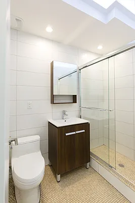 Rented by MNS | media 17