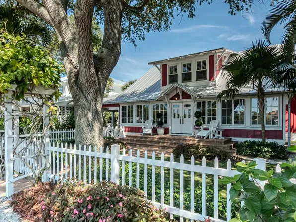 245 Broad Ave S, Naples, FL 34102