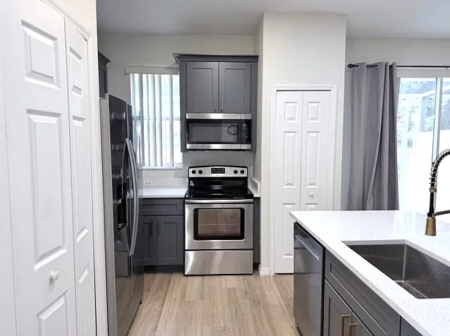 4 bed, 3.5 bath, 1642 sqft, $2,100 — Photo 3