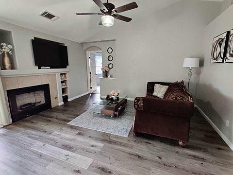3rd image of 1813 N Matthew Ave