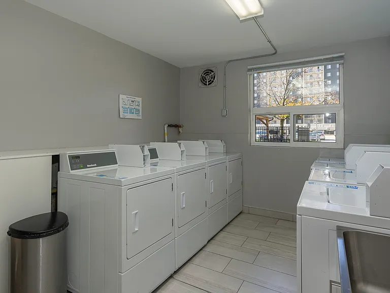 255 Capel St — Photo 19