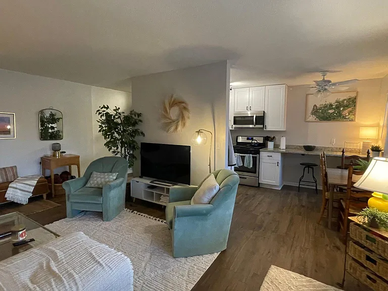 714 Spring St NE #7 — Photo 18