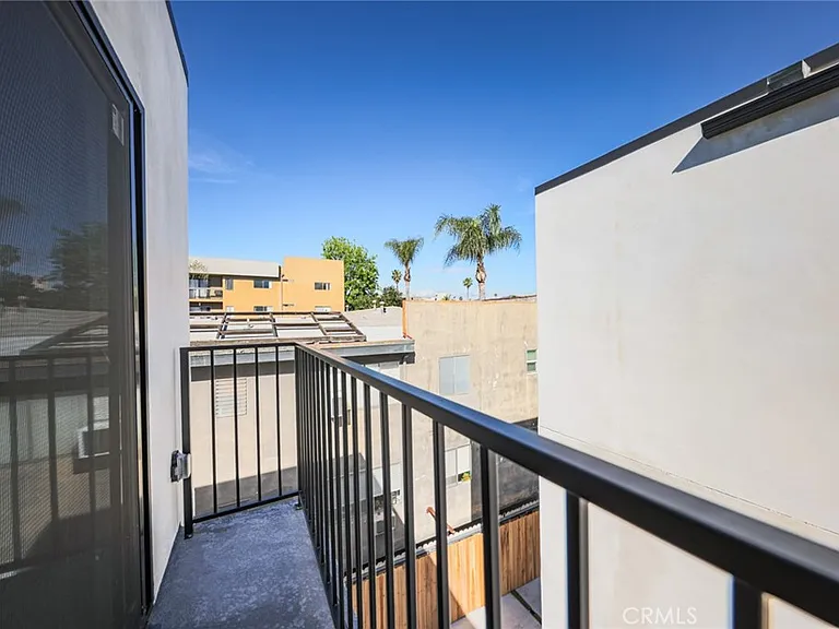 1237 N Orange Dr #B — Photo 28