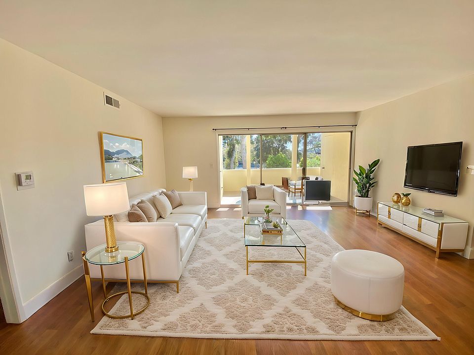 1st image of 1101 Lincoln Blvd #2D