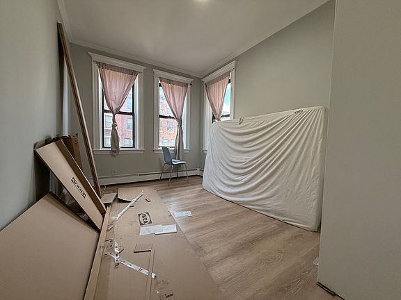 4th image of 43 Park Vale Ave #1A