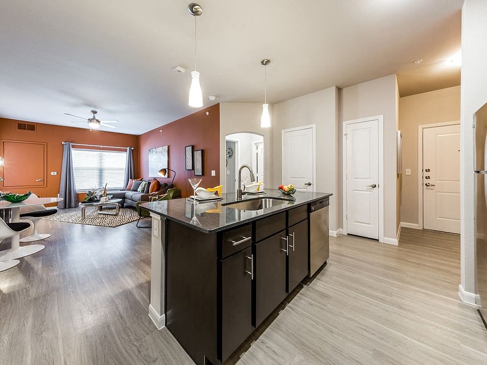 Model 1 - Open Floor Plan with Kitchen Island