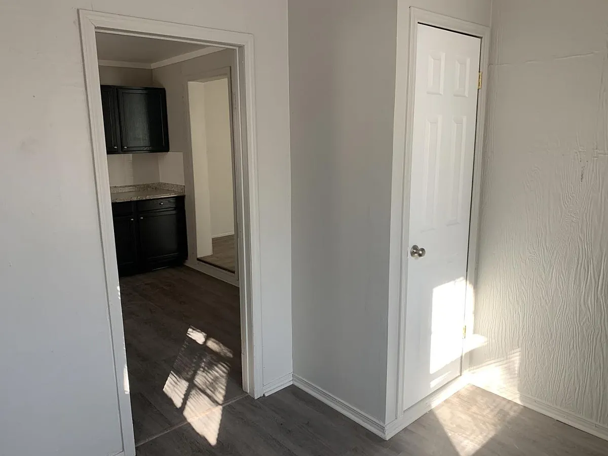 Property Photo - 3633 Mistletoe Ave