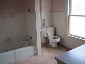2nd image of 40 S Crandon Ave