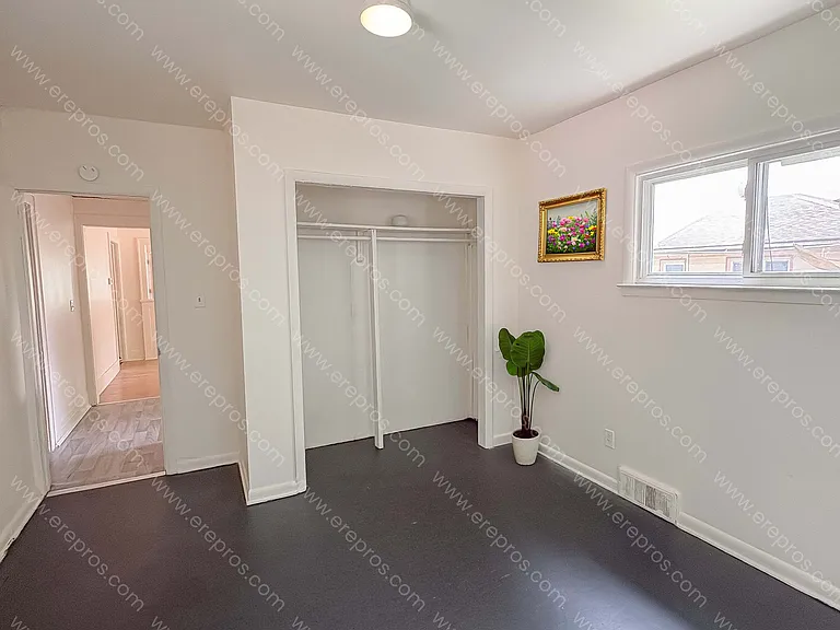 971 Woodbridge St — Photo 9