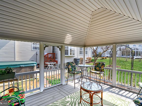 4th image of 605 Ravenglass Dr