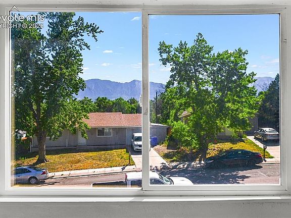 4th image of 2133 Pepperwood Dr