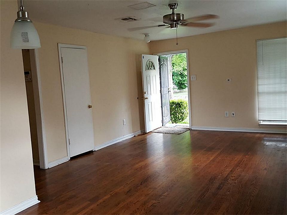 2nd image of 5623 Willow Glen Dr