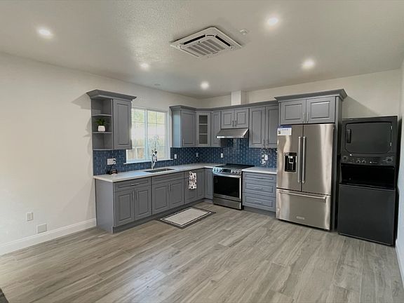 2nd image of 2004 Lavonne Ave #2