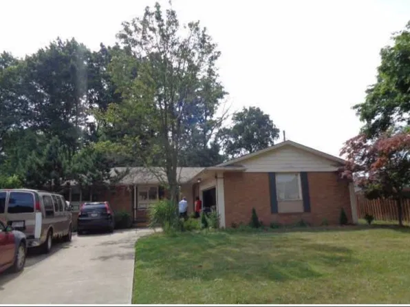 7479 Stonybrook Dr, Middleburg Heights, OH 44130