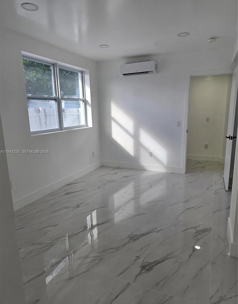 Poincianna Manor Sec 4 — Photo 4